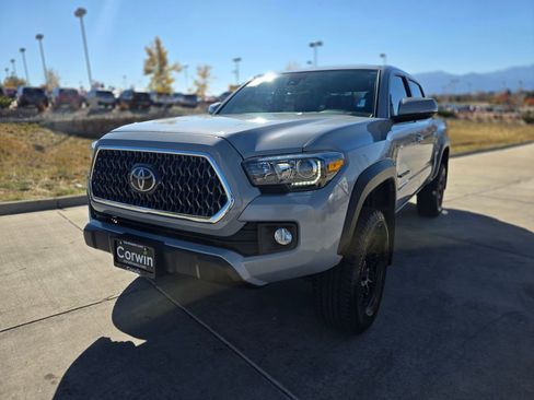 Used 2019 Toyota Tacoma TRD Off-Road image 3