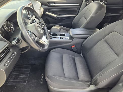 Used 2019 Nissan Altima 2.5 SV FWD image 12