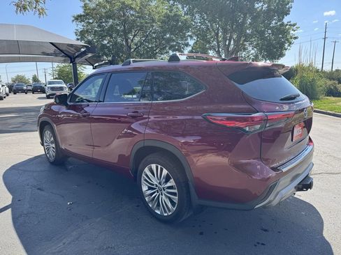 Used 2023 Toyota Highlander Platinum AWD/4WD image 7