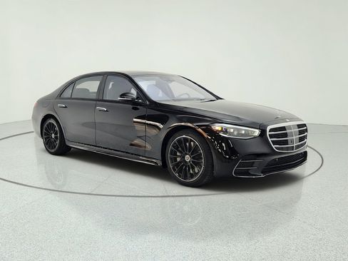Used 2023 Mercedes-Benz S 500 4MATIC image 3