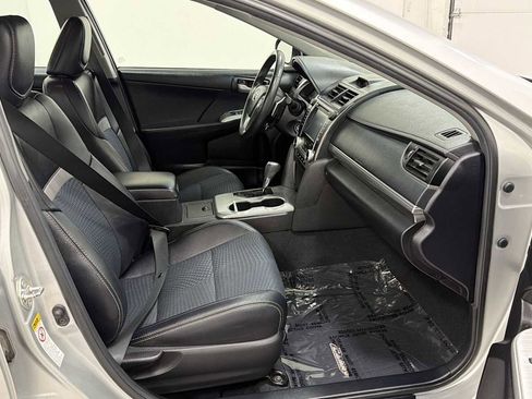 Used 2014 Toyota Camry SE image 28