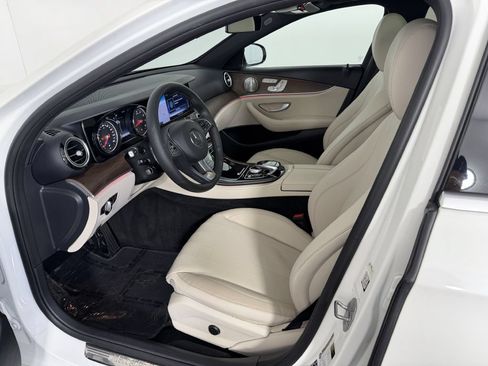 Used 2017 Mercedes-Benz E 300 4MATIC image 12