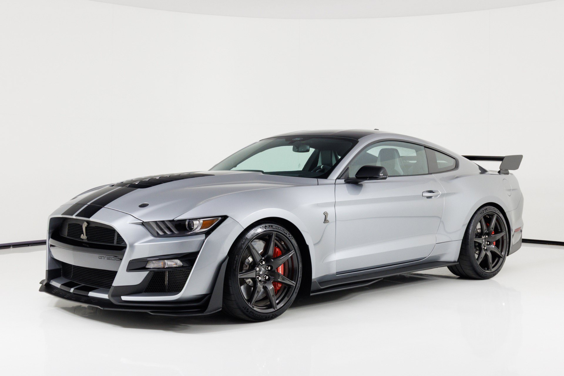 Used 2021 Ford Mustang Shelby GT500 w/ Carbon Fiber Track Pack RWD image 7