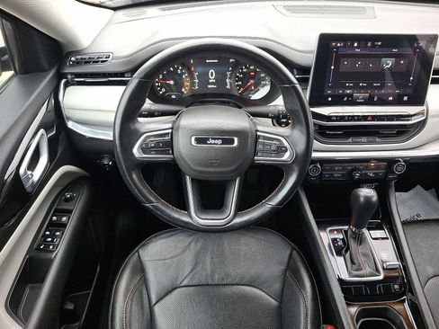 Used 2022 Jeep Compass Limited image 11