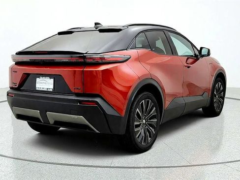 Used 2026 Toyota C-HR AWD/4WD image 5