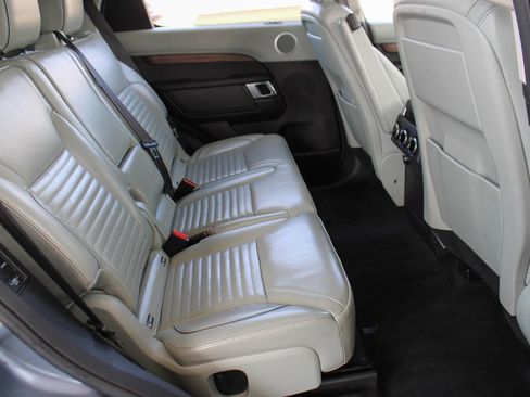 Used 2019 Land Rover Discovery HSE Luxury AWD/4WD image 24