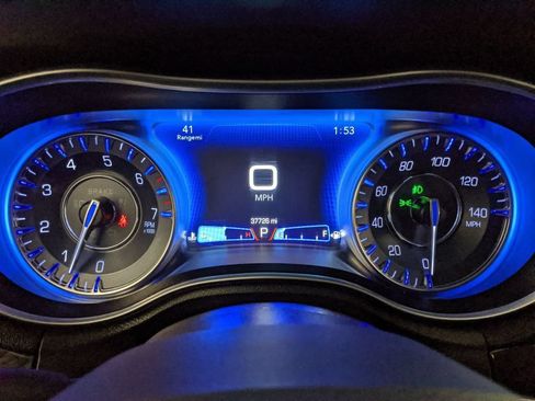 Used 2023 Chrysler 300 Touring L w/ Comfort Group RWD image 13