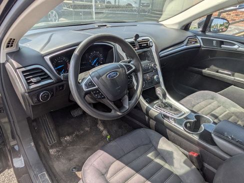 Used 2015 Ford Fusion SE FWD image 5