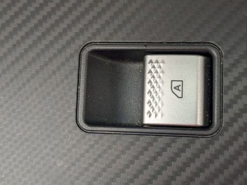 Used 2024 Mitsubishi Outlander FWD image 38