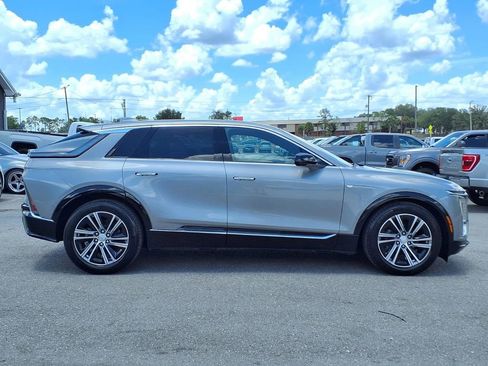 Used 2024 Cadillac Lyriq Luxury RWD image 8
