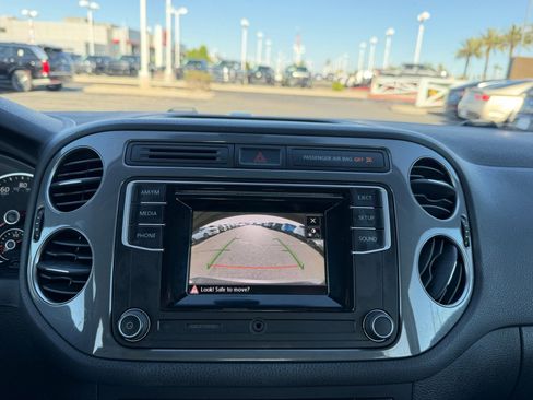 Used 2016 Volkswagen Tiguan S FWD image 29