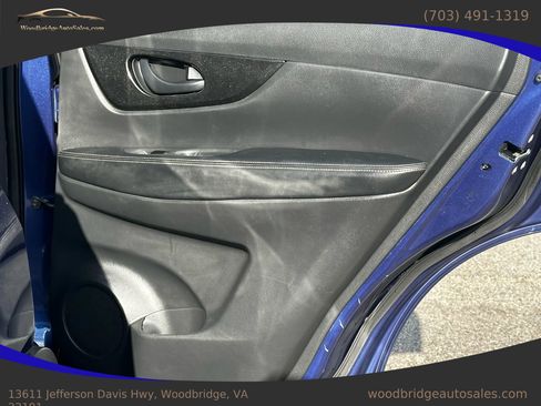 Used 2019 Nissan Rogue S image 23