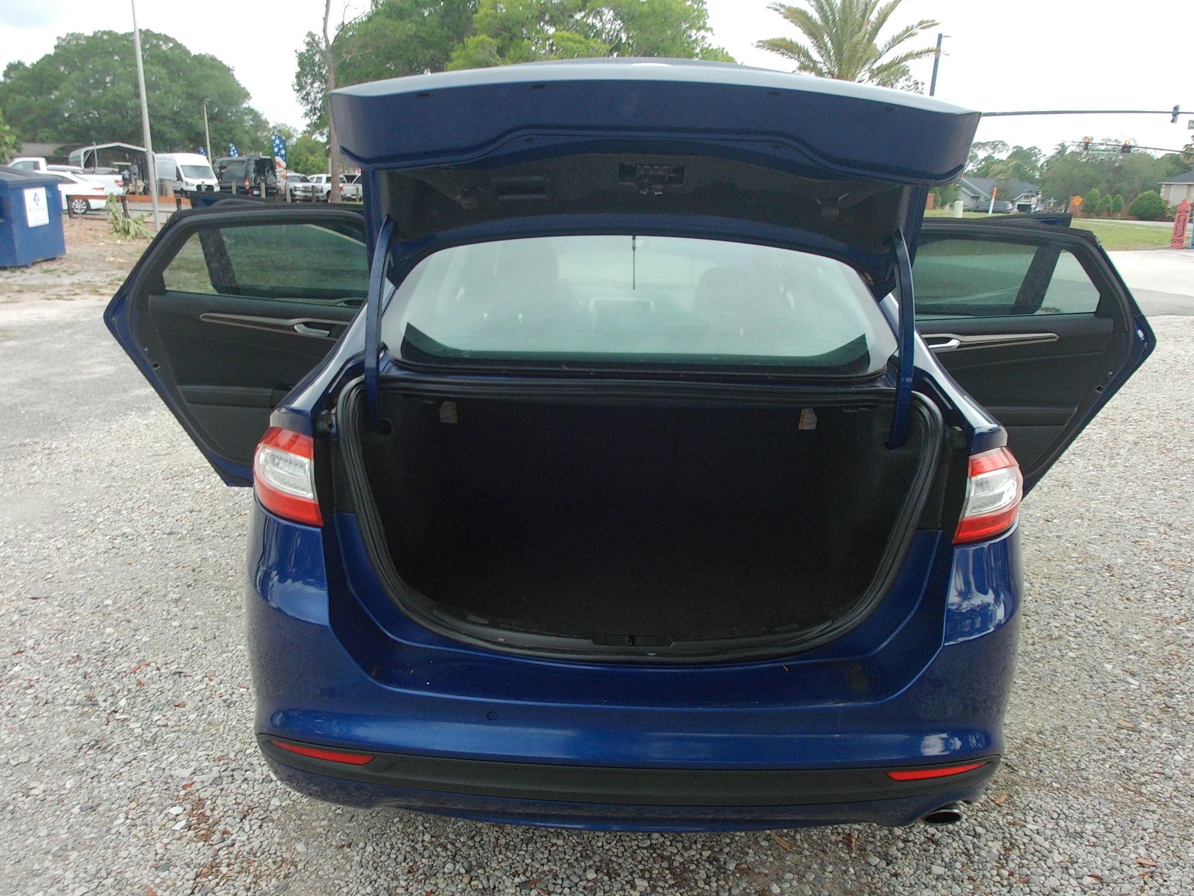 Used 2013 Ford Fusion SE FWD image 32