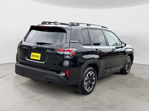 Certified 2025 Subaru Forester Premium AWD/4WD image 5