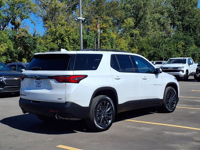 Used 2023 Chevrolet Traverse RS AWD/4WD image 2