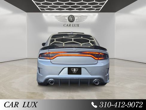 Used 2017 Dodge Charger R/T image 4