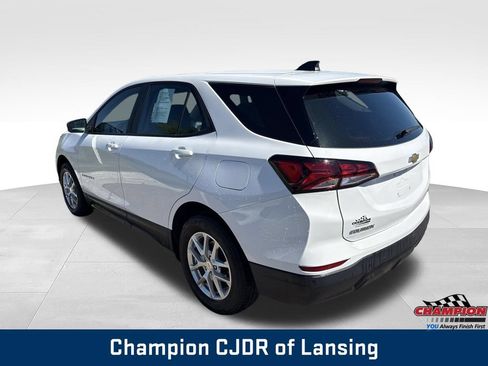 Used 2023 Chevrolet Equinox LS AWD/4WD image 5