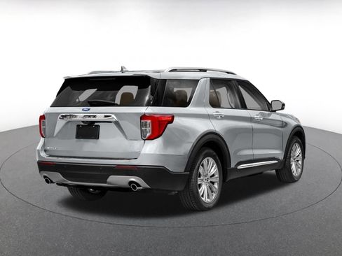 Used 2024 Ford Explorer Limited RWD image 2