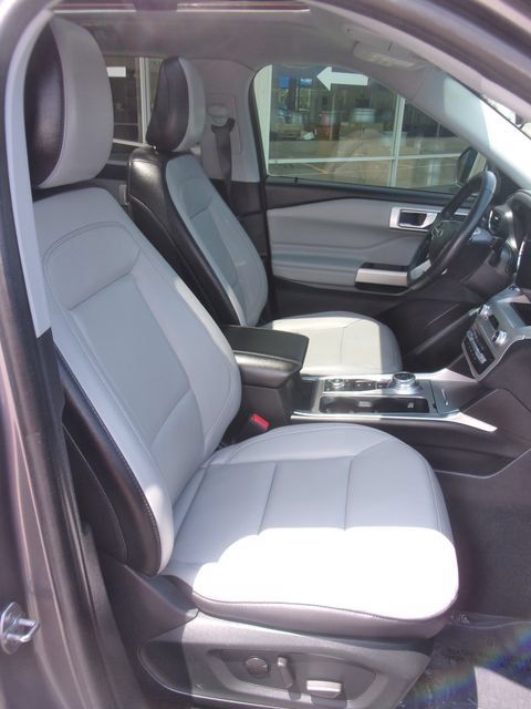 Used 2021 Ford Explorer XLT w/ Equipment Group 202A AWD/4WD image 35