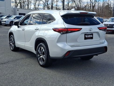 Used 2022 Toyota Highlander XLE image 7