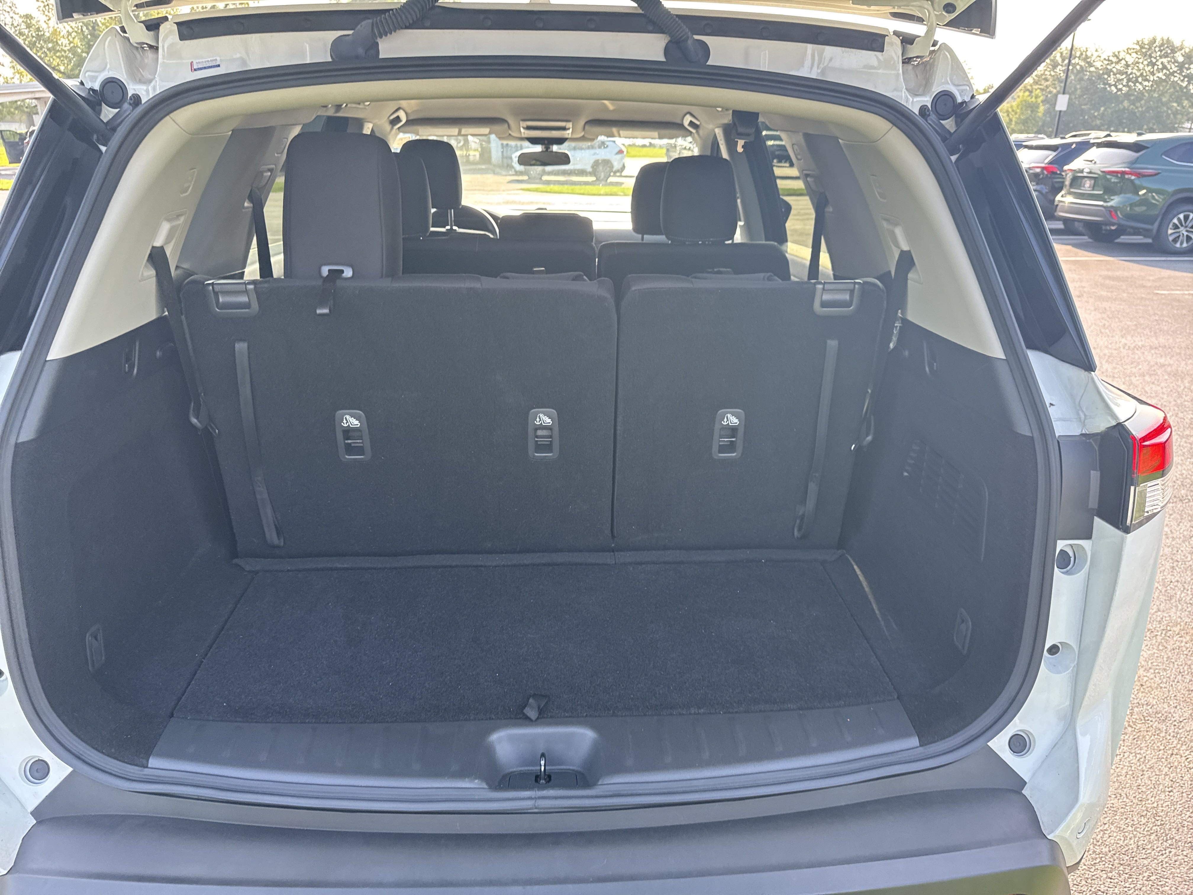 Used 2024 Nissan Pathfinder S FWD image 37