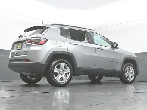 Used 2022 Jeep Compass Latitude w/ Convenience Group AWD/4WD image 6