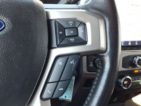 Used 2022 Ford F250 Lariat w/ Black Appearance Package AWD/4WD image 23