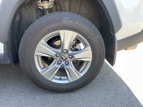 Used 2025 Toyota RAV4 XLE AWD/4WD image 9