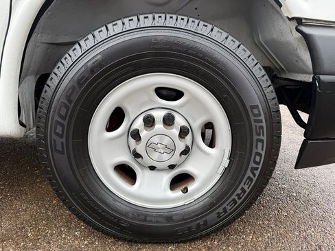 Used 2020 Chevrolet Express 2500 w/ Driver Convenience Package image 42