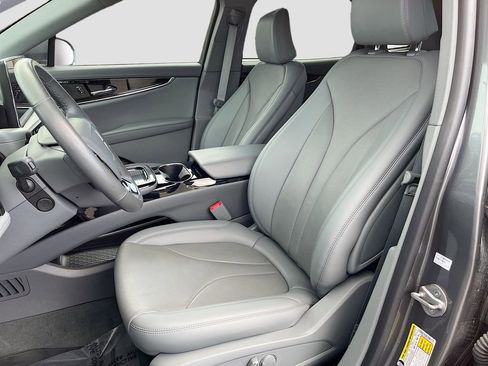 Used 2023 Lincoln Nautilus Reserve w/ Luxury Package image 22