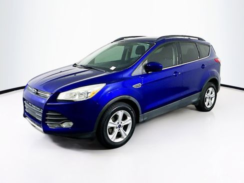 Used 2016 Ford Escape SE w/ Equipment Group 201A image 3