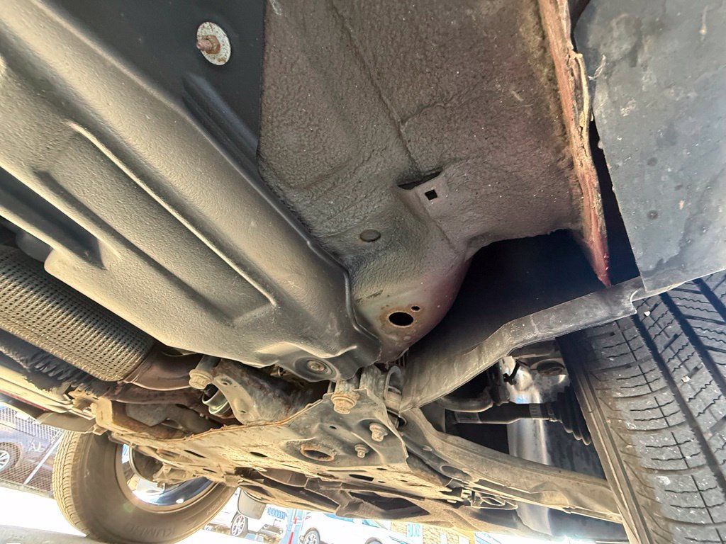 Used 2019 Jeep Cherokee Limited AWD/4WD image 17