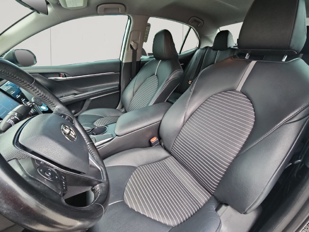 Used 2020 Toyota Camry SE FWD image 10