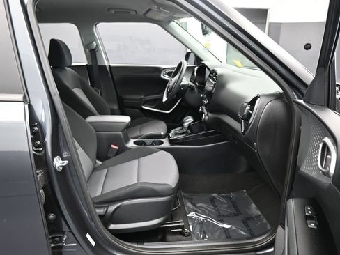Used 2024 Kia Soul S FWD image 39