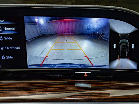 Used 2023 Cadillac Escalade Premium Luxury w/ Performance Package image 19