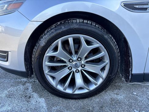 Used 2013 Ford Taurus Limited image 4