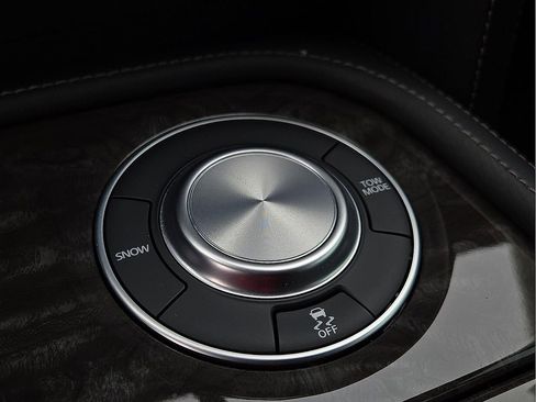 Used 2024 Nissan Armada Platinum w/ Captain's Chairs Package image 17