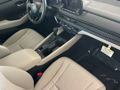 Used 2025 Honda Accord LX image 15