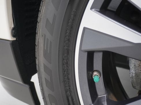 Used 2017 Nissan Pathfinder Platinum image 33