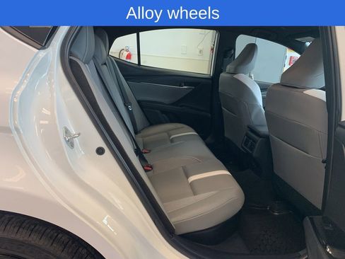 Used 2025 Toyota Camry SE image 17