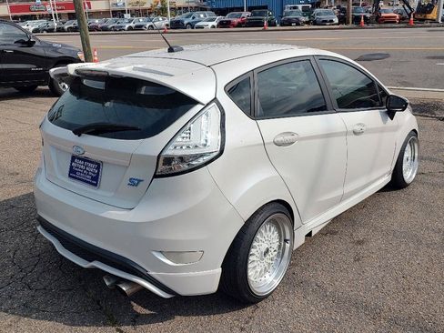 Used 2017 Ford Fiesta ST FWD image 3