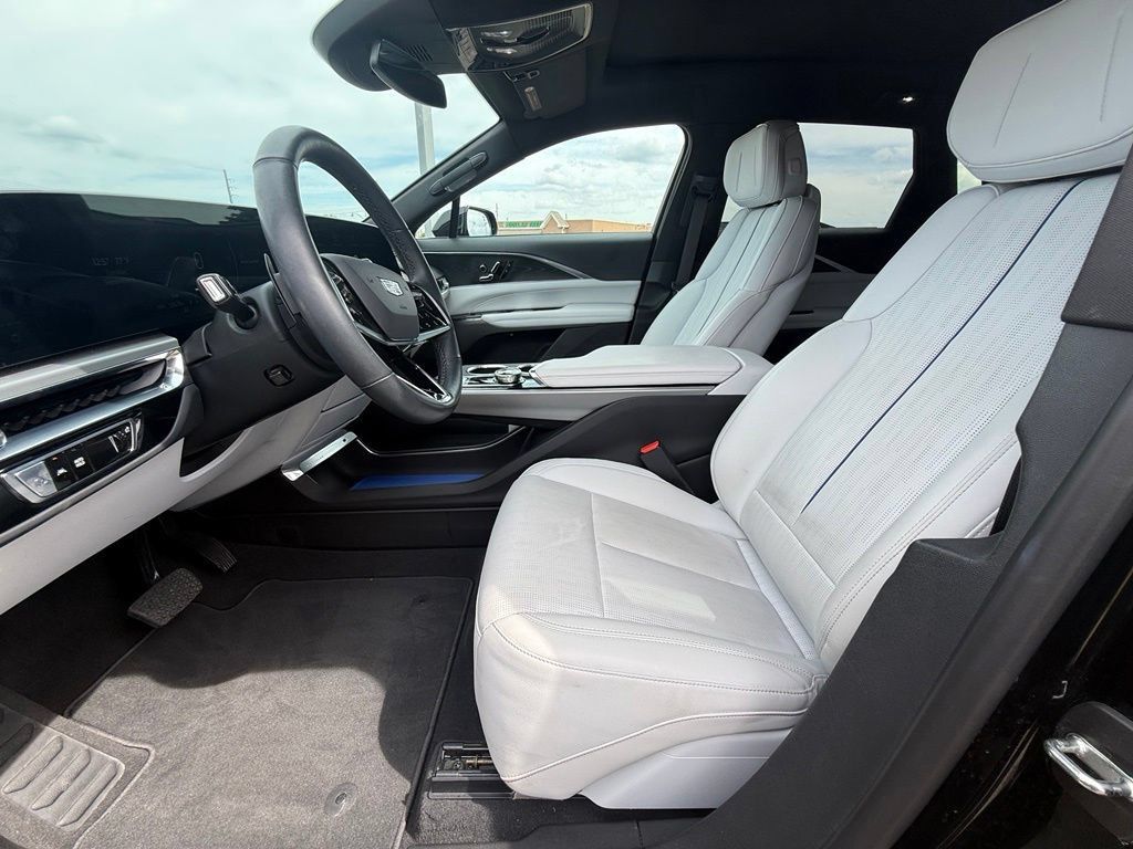 Certified 2024 Cadillac Lyriq Sport w/ LPO, Floor Liner Package AWD/4WD image 30