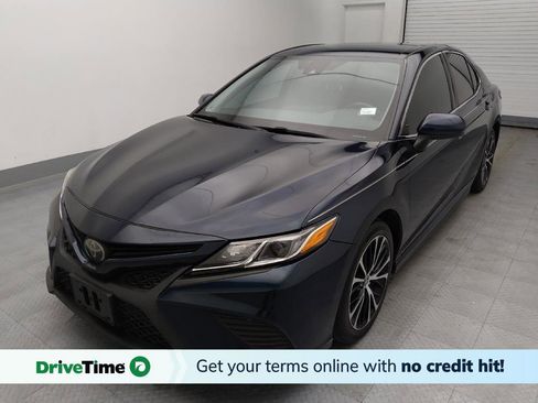 Used 2020 Toyota Camry SE image 1