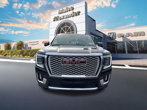 Used 2024 GMC Yukon XL Denali AWD/4WD image 8