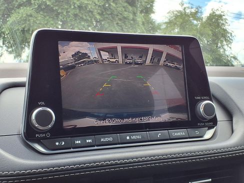 Used 2023 Nissan Rogue S FWD image 17