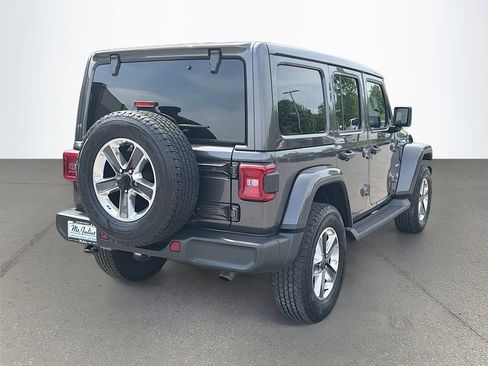 Used 2022 Jeep Wrangler Unlimited Sahara w/ LED Lighting Group AWD/4WD image 4