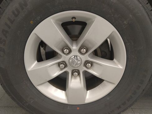 Used 2019 RAM 1500 Express RWD image 31