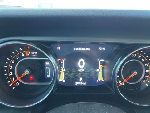 Used 2023 Jeep Gladiator Willys image 33