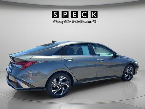 Certified 2025 Hyundai Elantra SEL FWD image 5