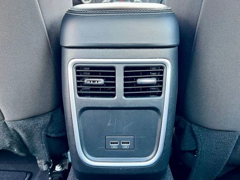 Used 2023 Dodge Charger SXT image 32